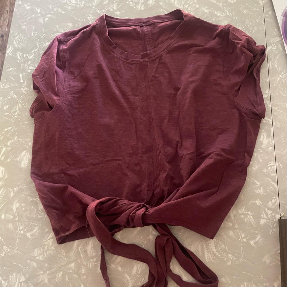 Lululemon crop top